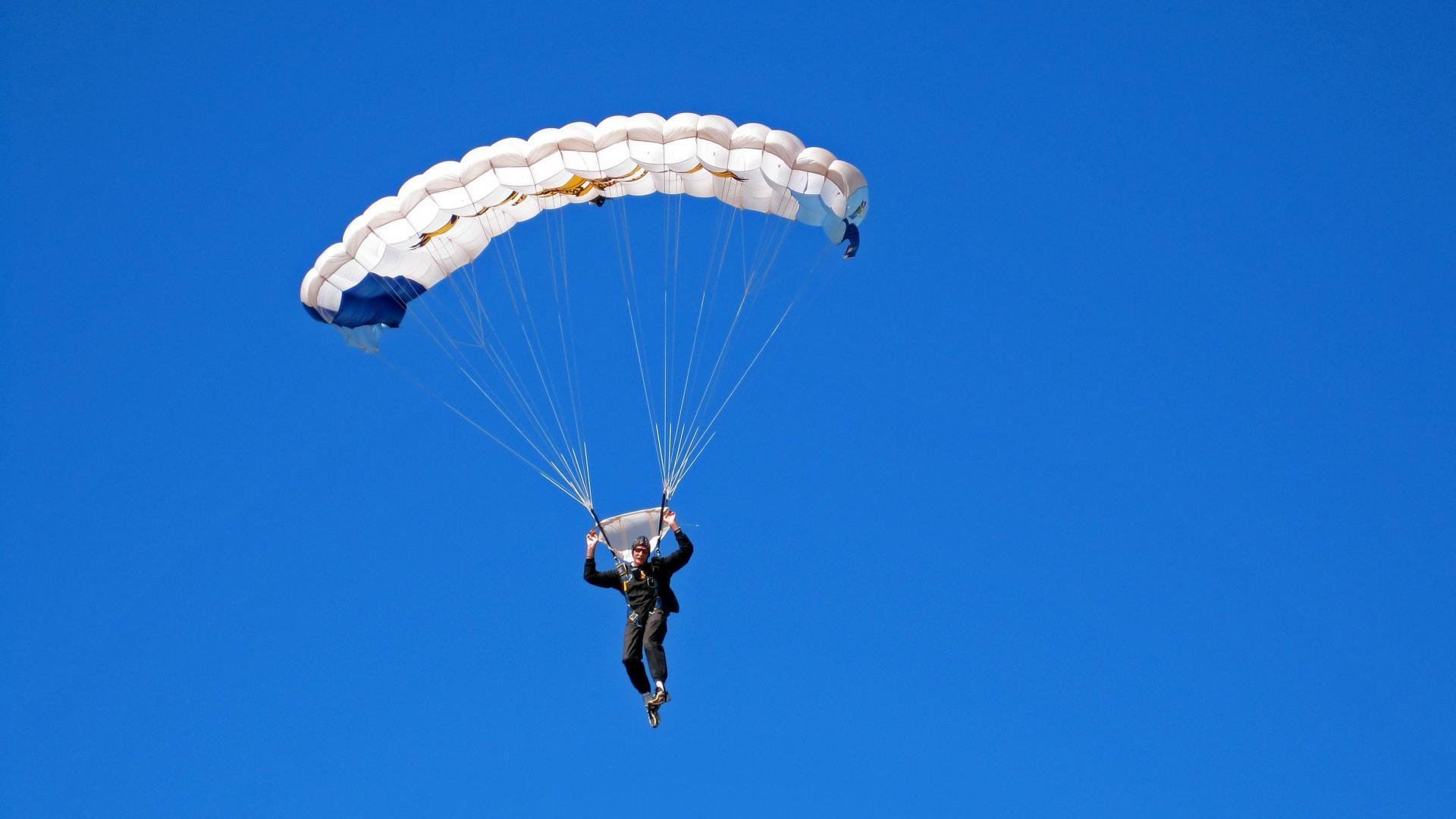 科维托娃重要时刻重返赛场，德国队带队取胜！赢得满堂喝彩