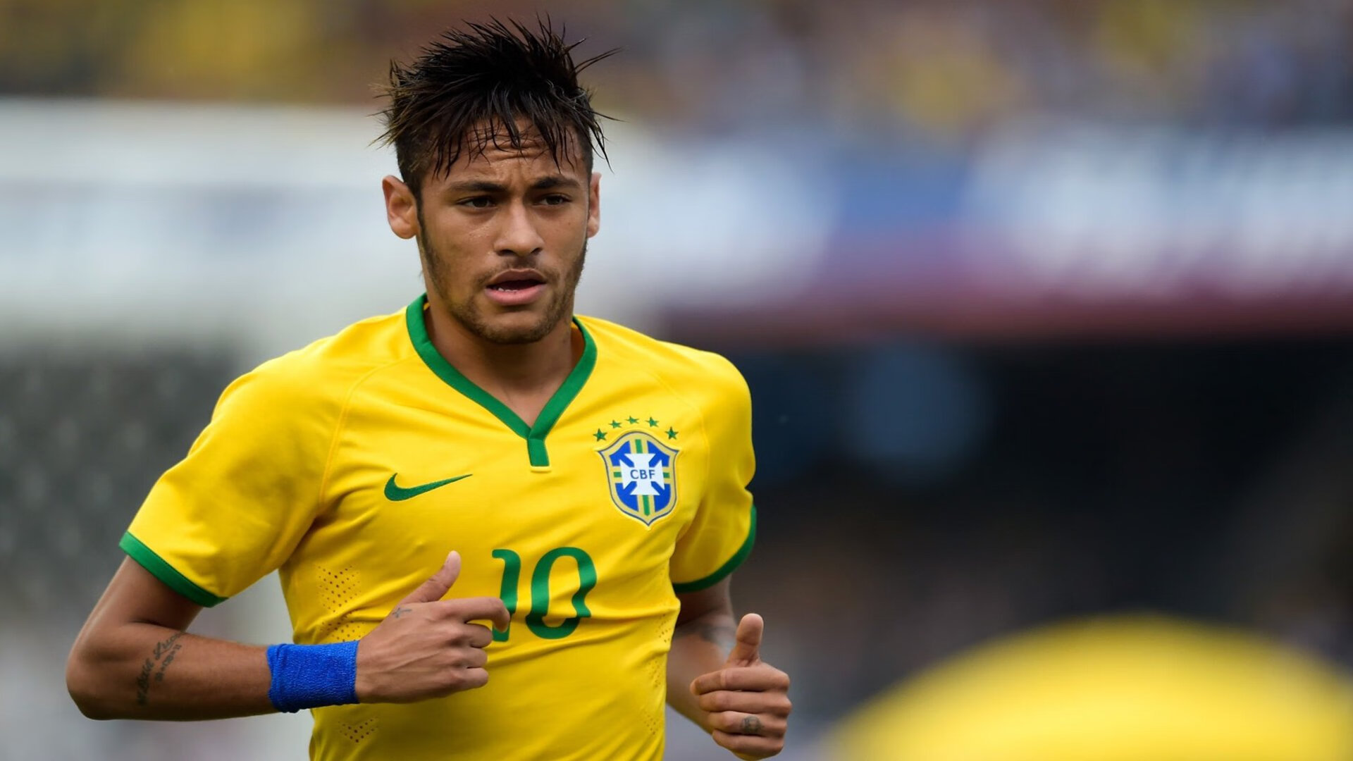 凯恩与90激战日本队分钟，持续失利胜负难料！，姆巴佩焦点对战赛场气氛高涨